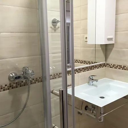 & Marina Apartment *
