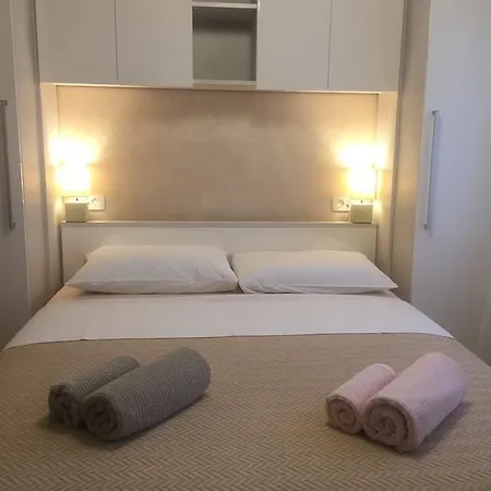 & Marina Apartment *