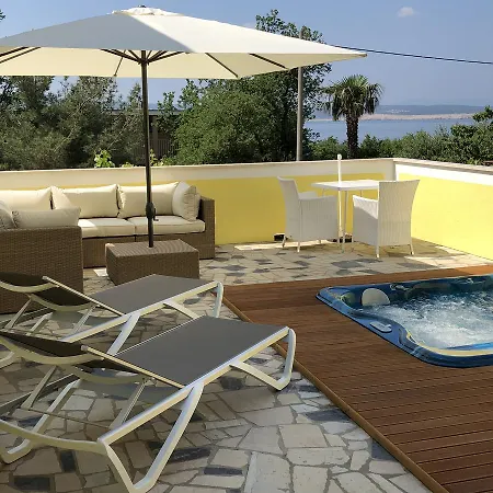 & Marina Apartment *